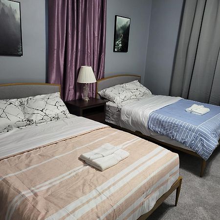 Guest Room With Two Double Beds In Columbus Oh, Airport Location エクステリア 写真