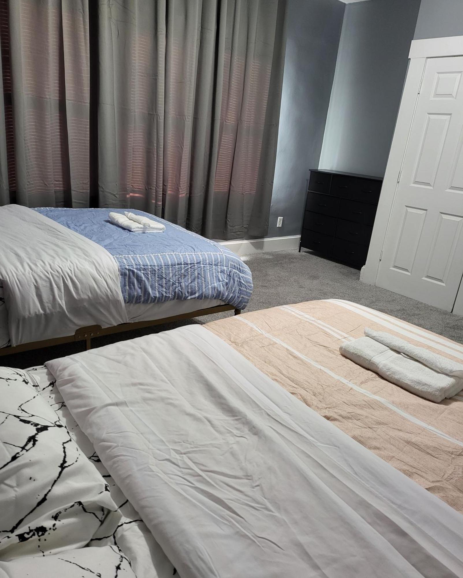 Guest Room With Two Double Beds In Columbus Oh, Airport Location エクステリア 写真