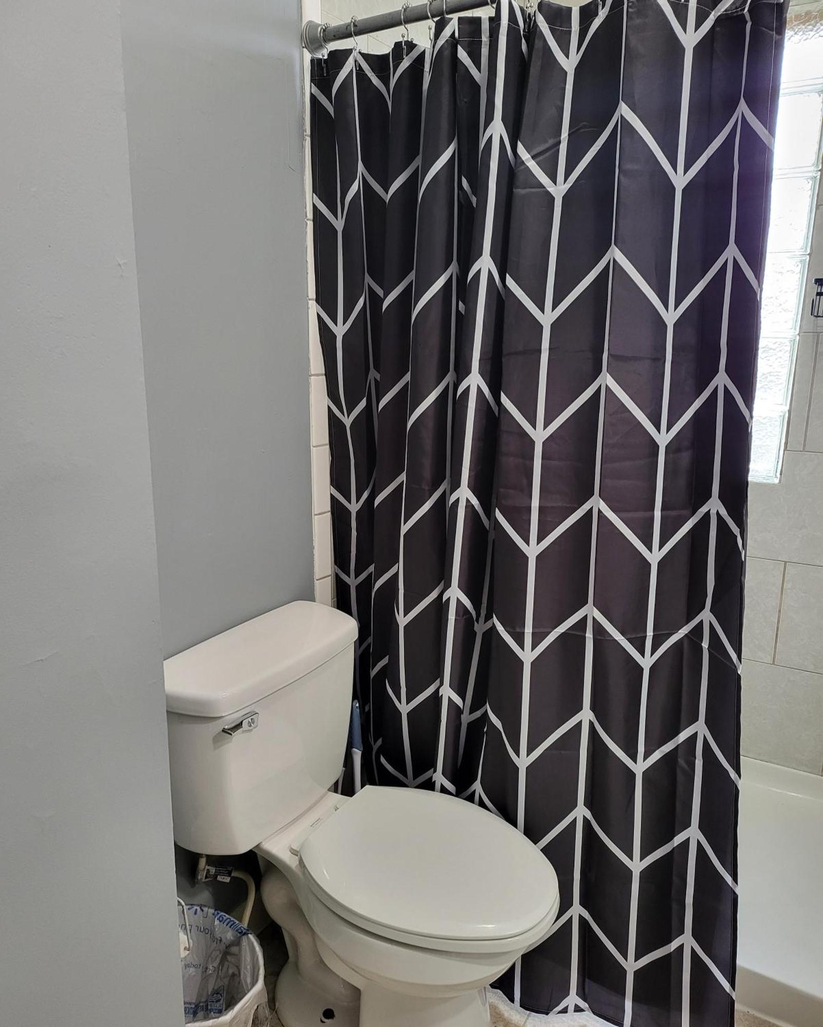 Guest Room With Two Double Beds In Columbus Oh, Airport Location エクステリア 写真